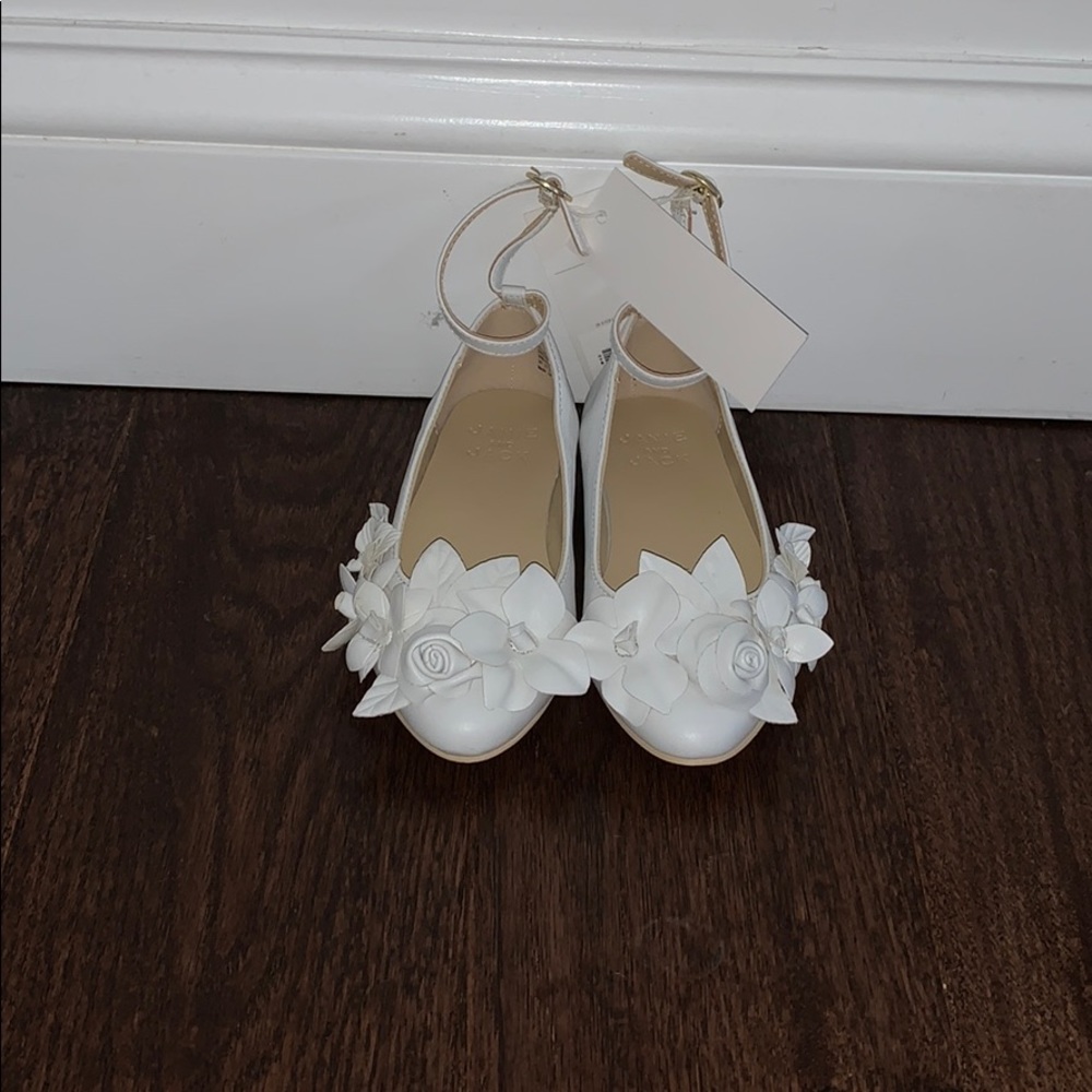Shoe